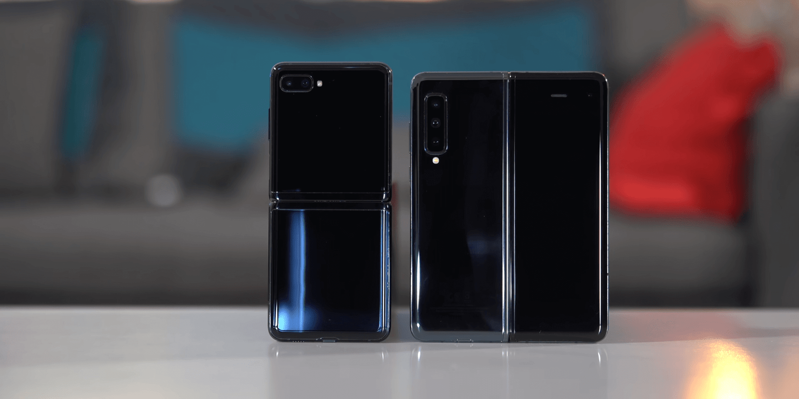 Samsung Galaxy Z Flip vs Galaxy Fold Rear Flip