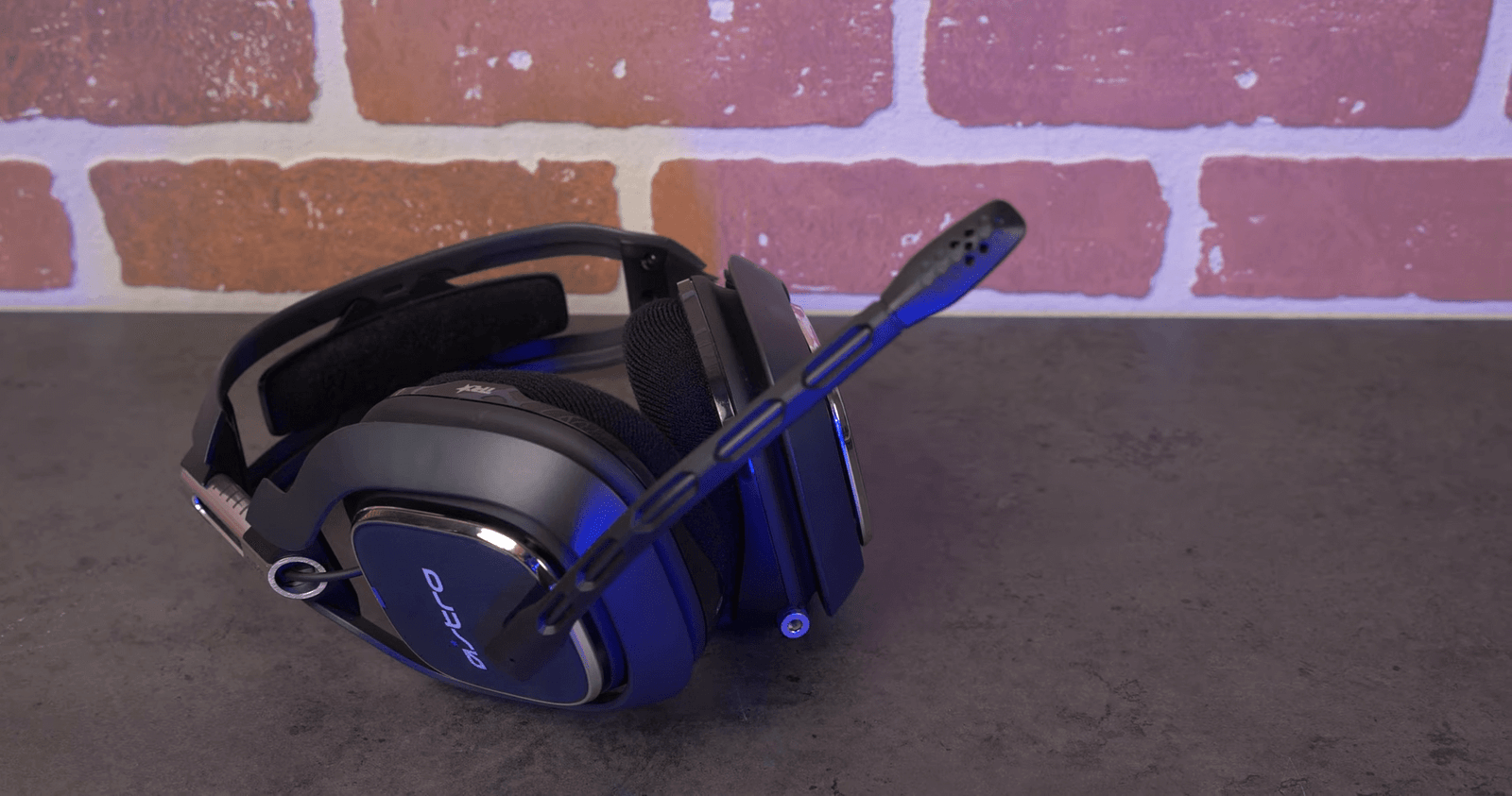 Astro A40TR closeup