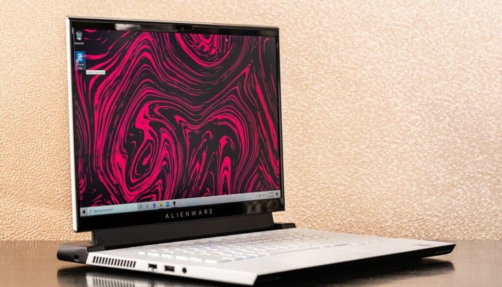 Dell Alienware m15 R4 10