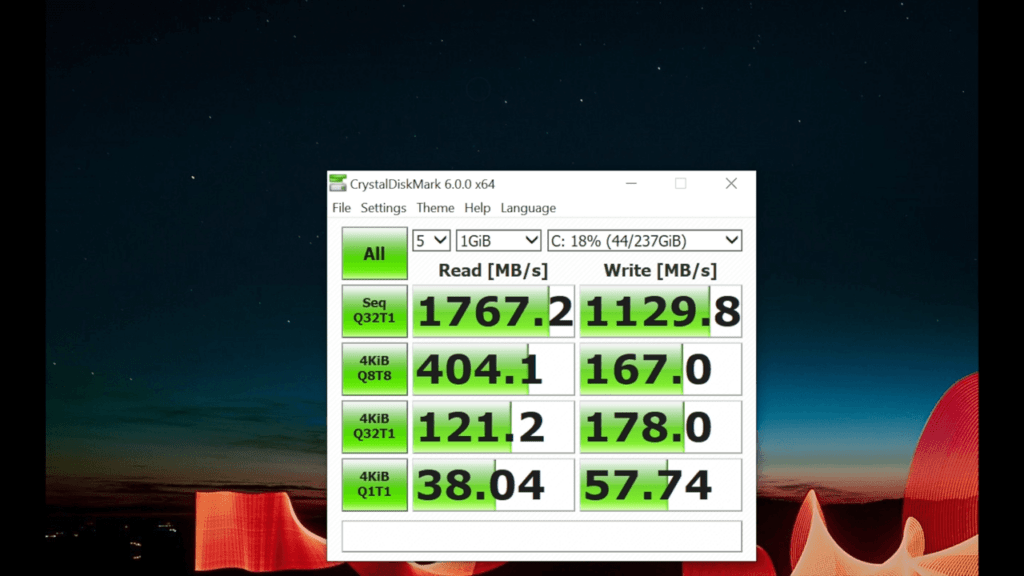 Lenovo ThinkPad X1 Fold crystal Disk mark