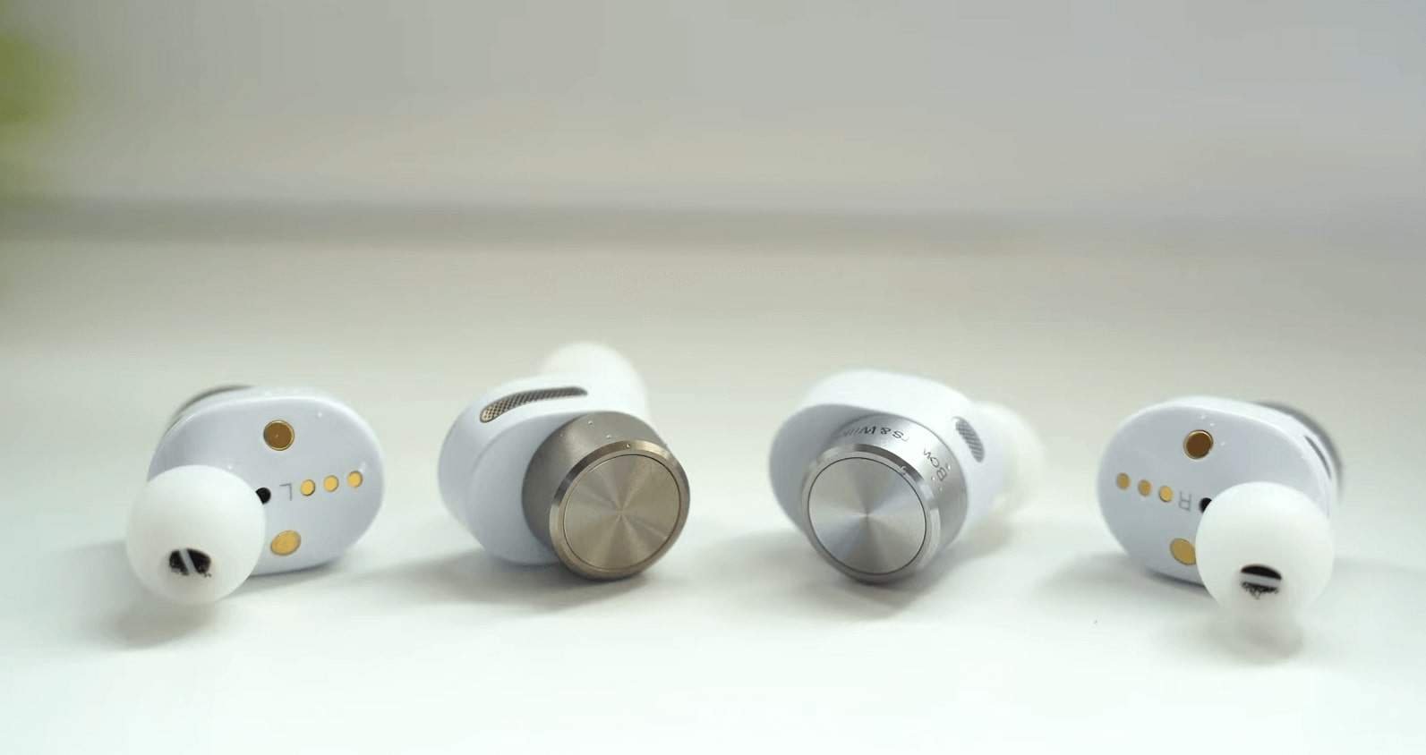 Bowers Wilkins PI5 and PI7 Earbuds